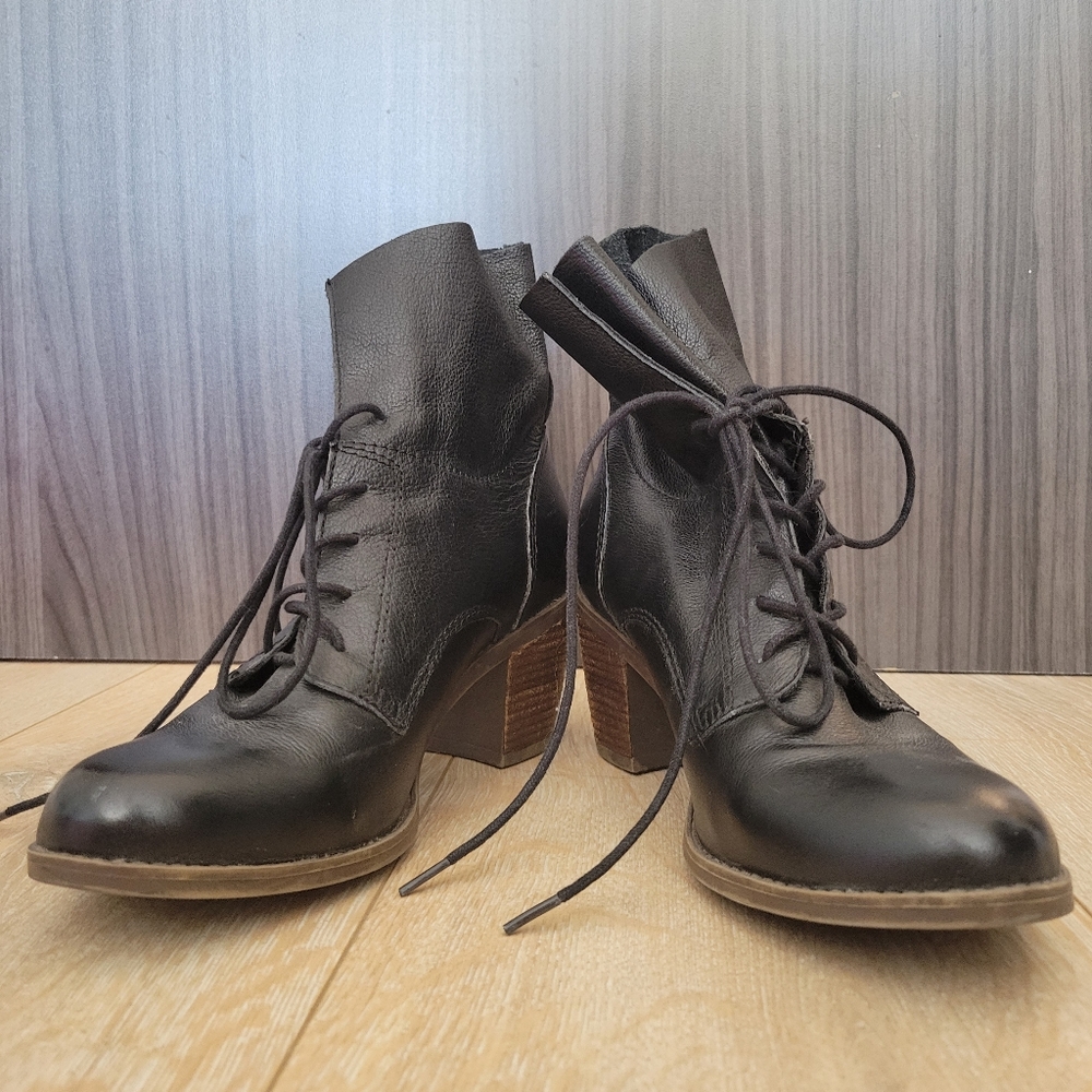 Steve Madden Gretchun Ankle Boots